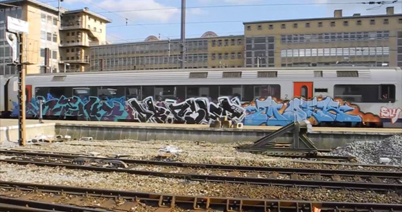 brussels_train_graffiti