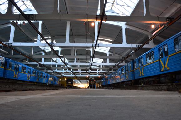 kenor_kiev_metro_wholetrain_mtn_5